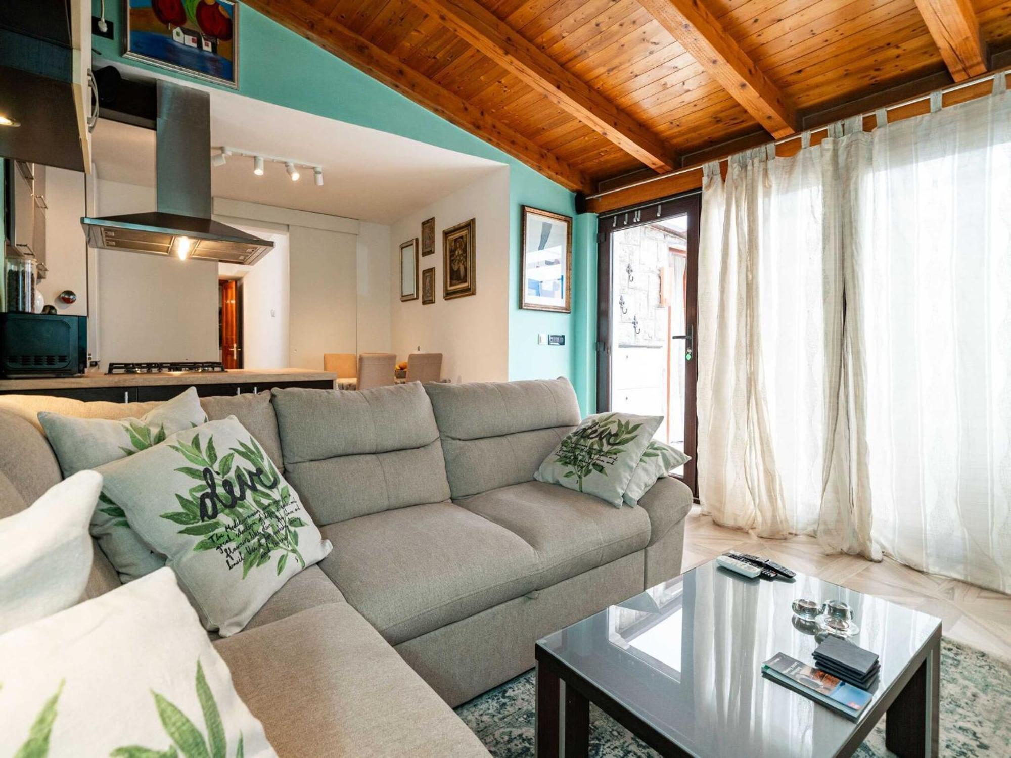 Apartment & Sunset - One Bedroom With Terrace And Garden View