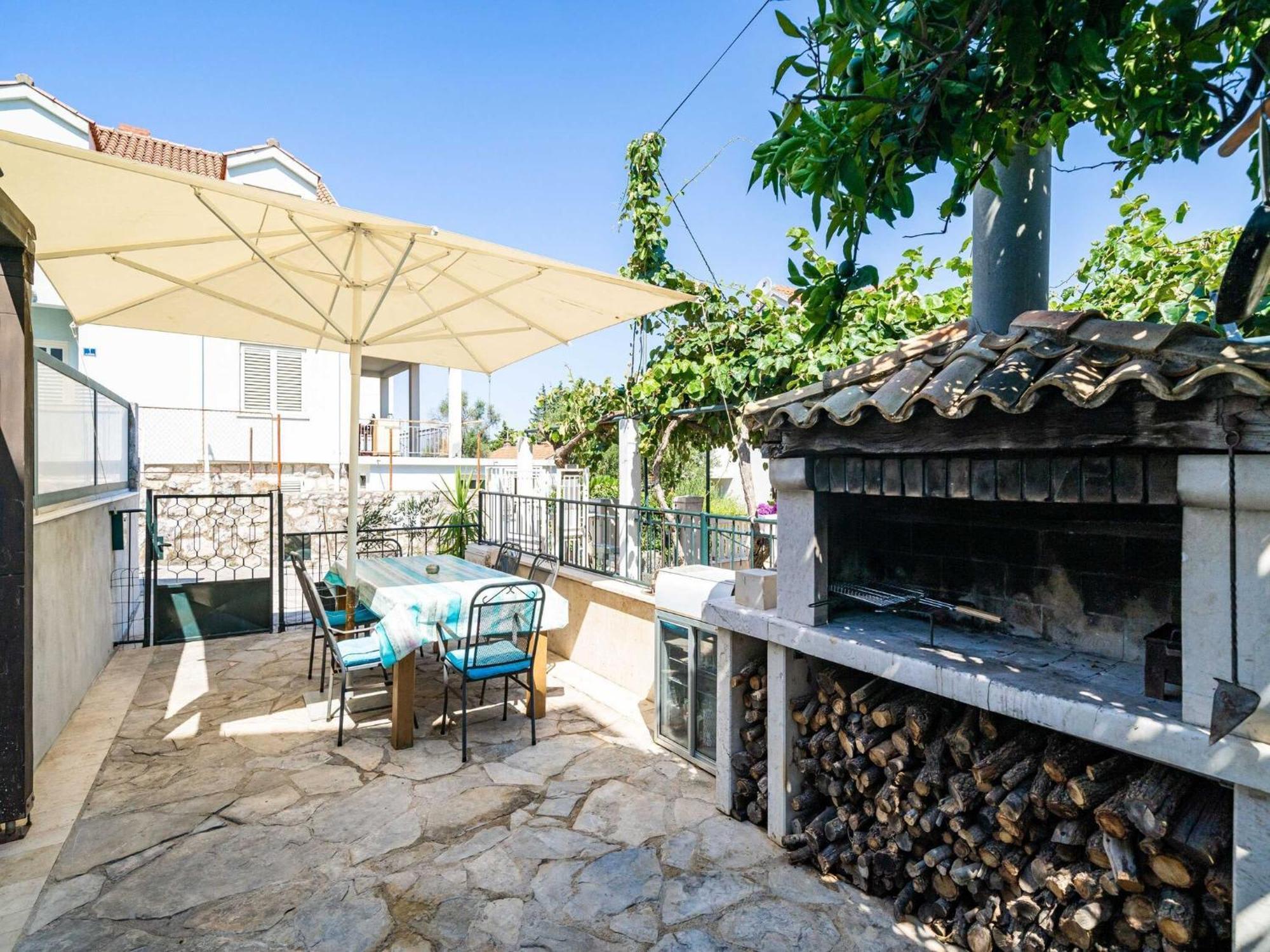 Leilighet & Sunset - One Bedroom With Terrace And Garden View *